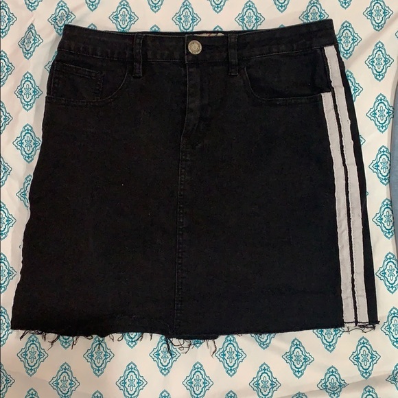 Skirts - Picture 1 of 6